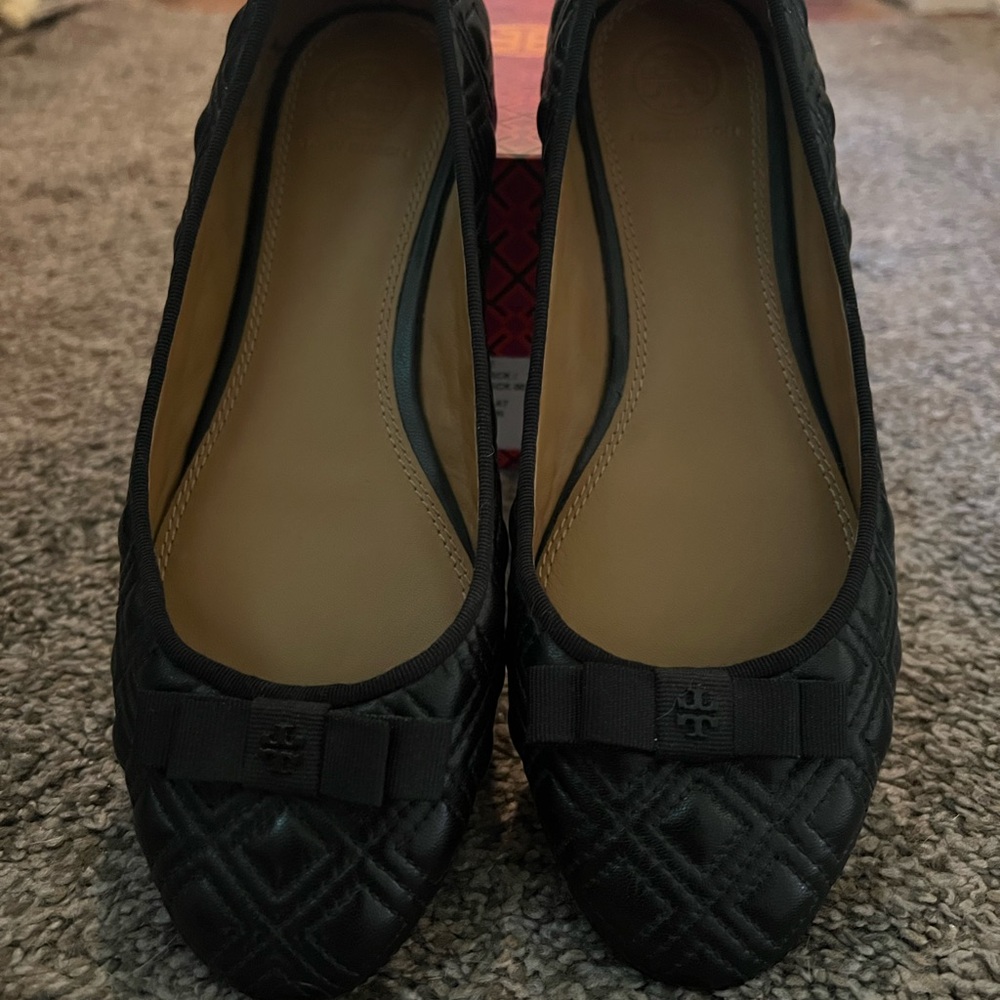 Elegant Black Quilted Women's Flats - Picture 6 of 7
